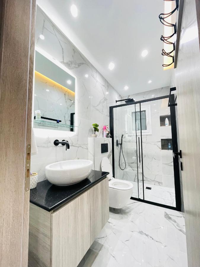 Apollo 2 Bd Jacuzzi Suite Athens Luaran gambar