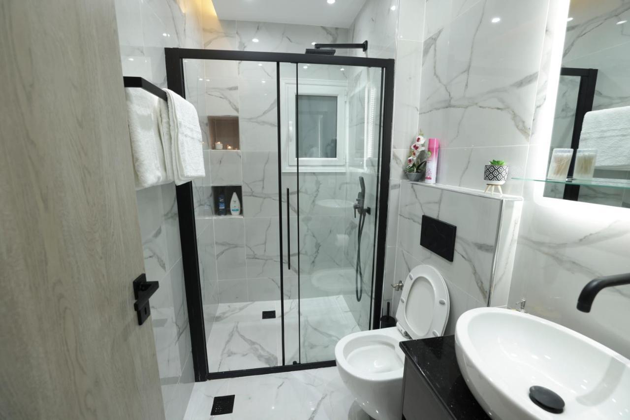 Apollo 2 Bd Jacuzzi Suite Athens Luaran gambar